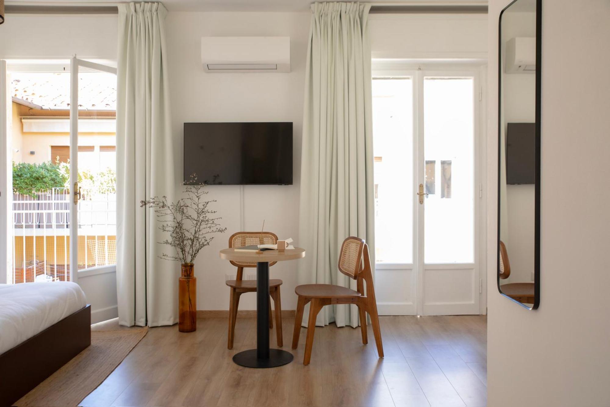 Bob W Ponte Vecchio Apartment Florence Room photo