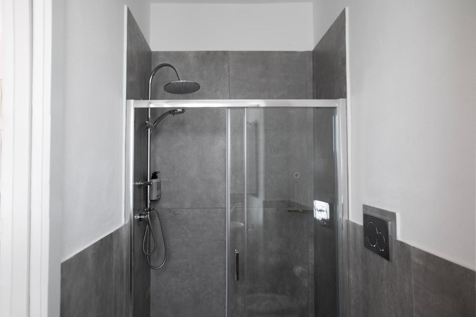 Bob W Ponte Vecchio Apartment Florence Room photo