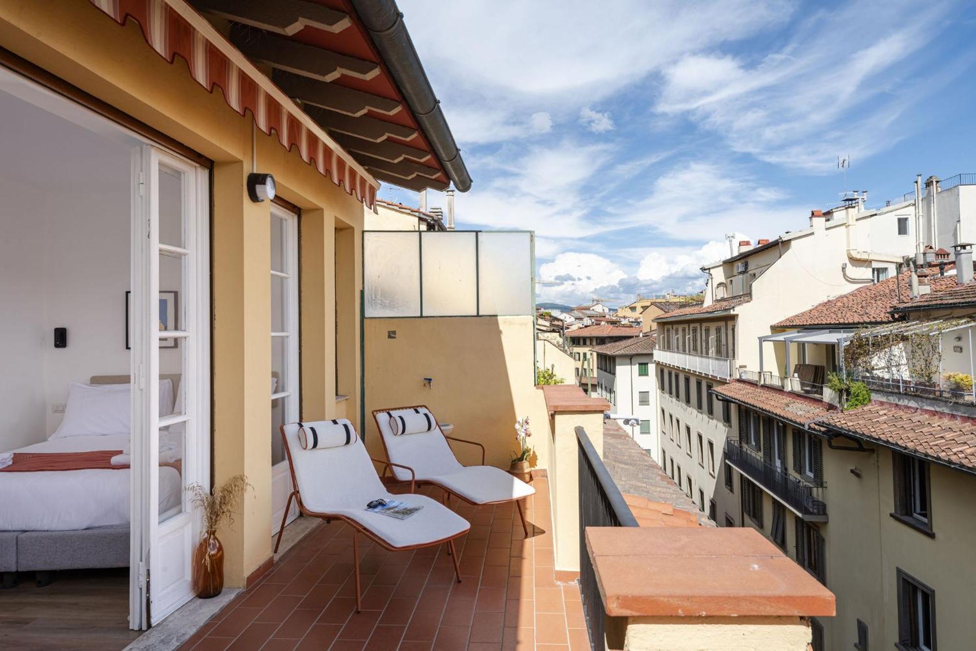 Bob W Ponte Vecchio Apartment Florence Exterior photo