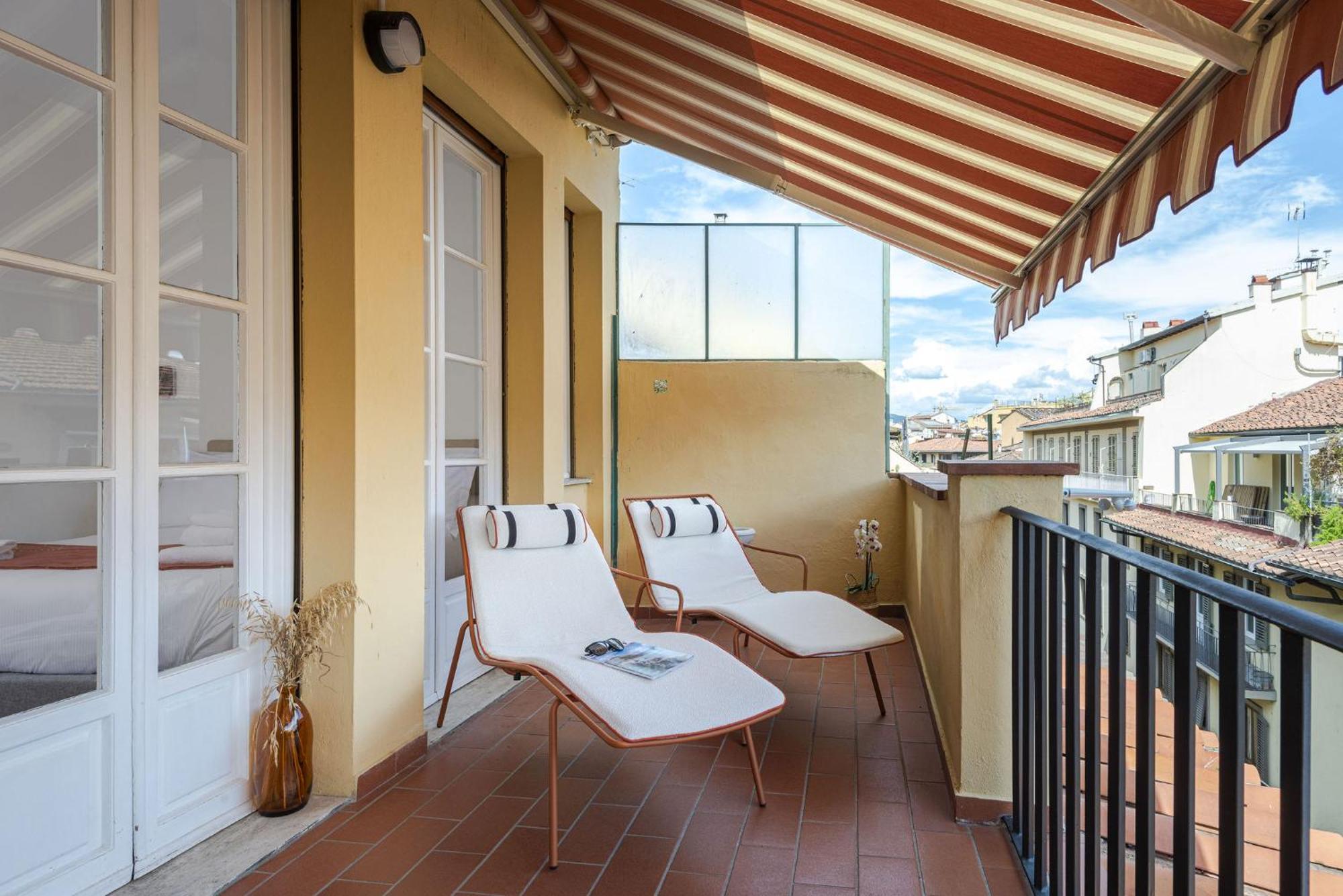 Bob W Ponte Vecchio Apartment Florence Exterior photo